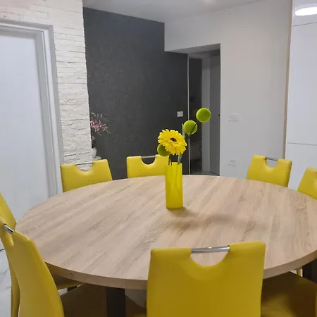 Julijana 2 Apartament *
